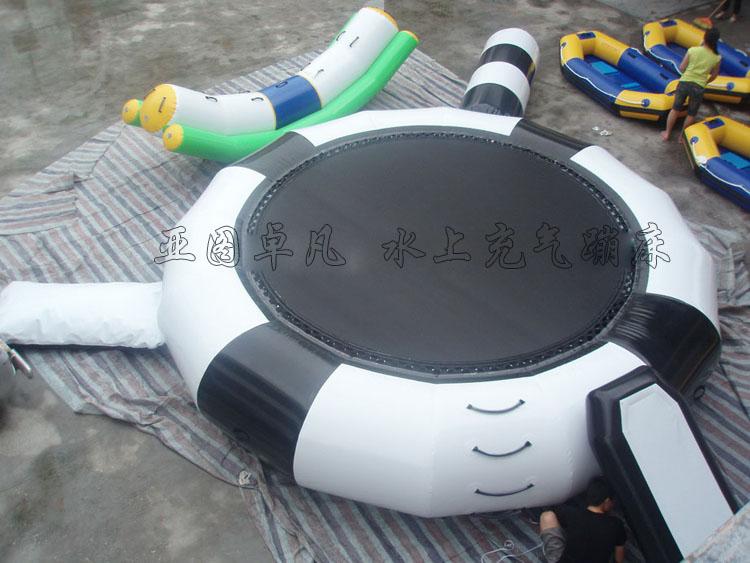 水上充氣蹦床 水上充氣蹦床
